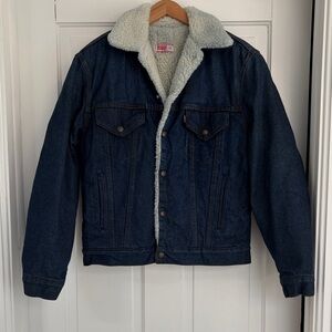 Vintage Trucker Levi's Dark Blue Denim Jacket with Sherpa Collar Size 38